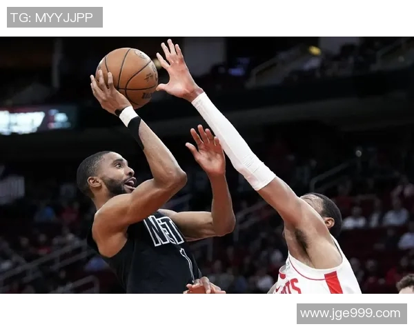 篮网主场战胜76人，继续领跑东部：实力与智慧的完美结合