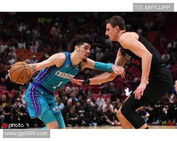 热火队以大比分击败黄蜂队：全面剖析这场精彩绝伦的胜利