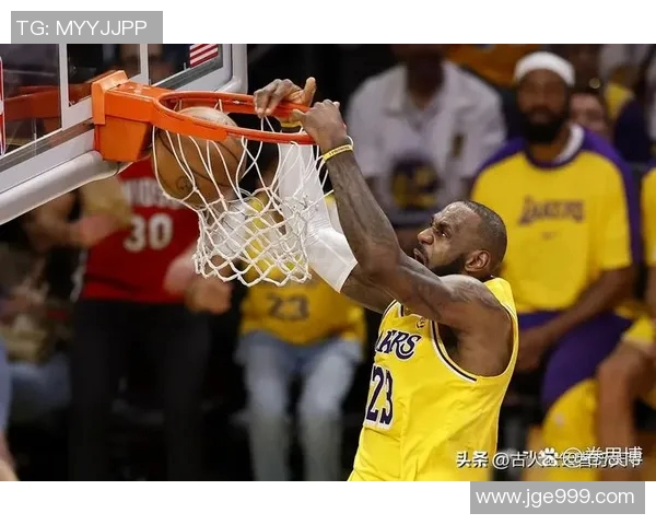 勇士逆转击败热火，保持不败纪录，冠军之路愈发光明