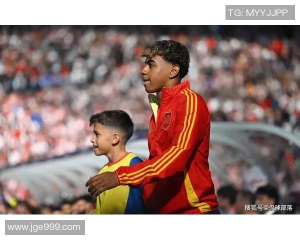 欧洲杯：西班牙力克克罗地亚挺进八强，演绎绿茵场上的荣耀时刻